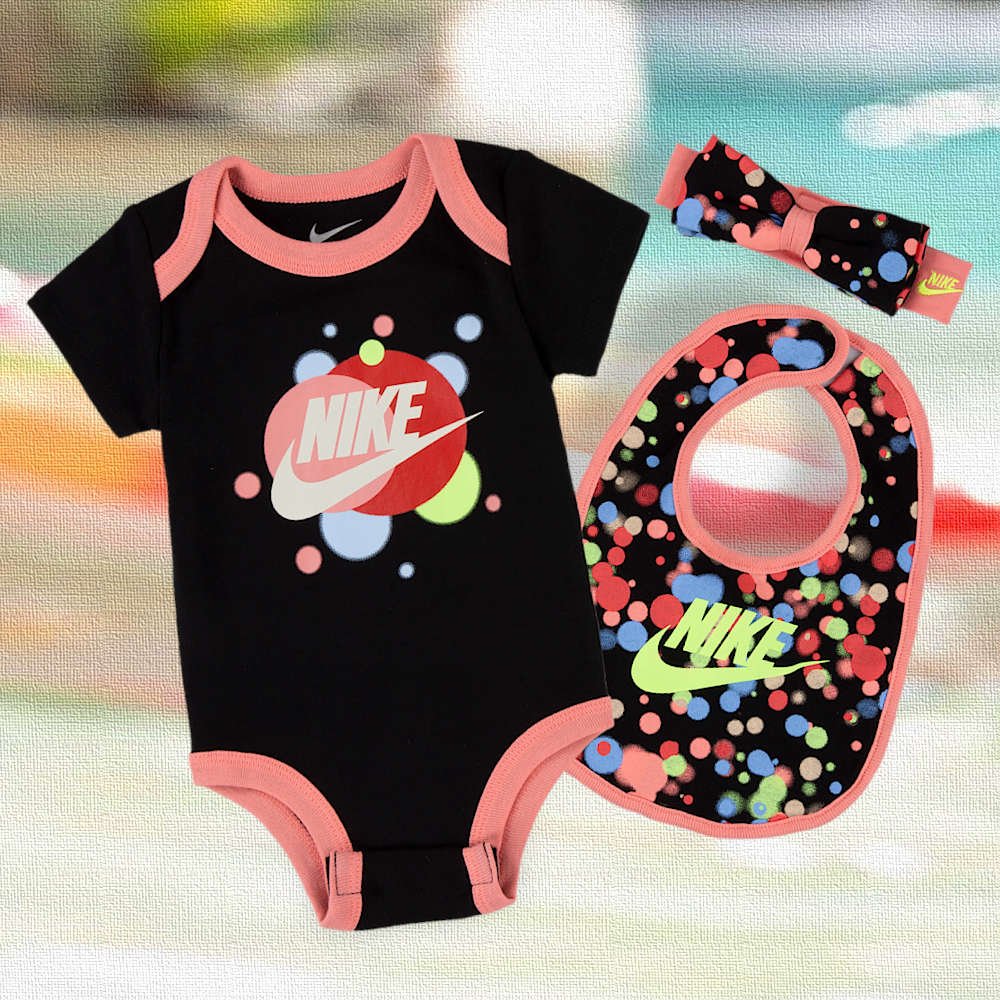 Nike Glow Time (3 PC) Set Hb, Bib, Bodysuit Czarno-Różowy (NN0839-023) Nike Glow Time (3 PC) Set Hb, Bib, Bodysuit Czarno-Różowy (NN0839-023)