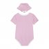 Nike Bucket Hat & Bodysuit (2PC) Set Różowo-Biały (NN0815-A8F) Nike Bucket Hat & Bodysuit (2PC) Set Różowo-Biały (NN0815-A8F)